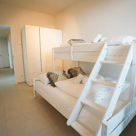 Huswell - Beautiful With Communal Pool And Gym Penzion Ostende