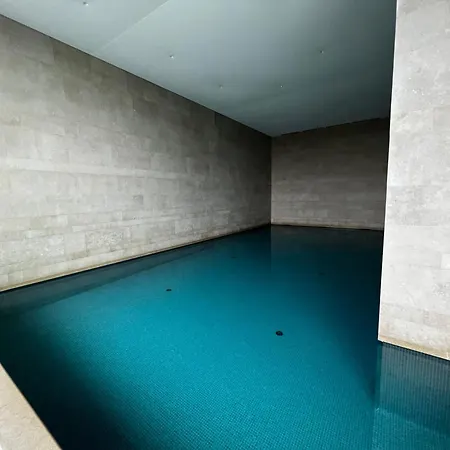 Penzion Huswell - Beautiful With Communal Pool And Gym Ostende